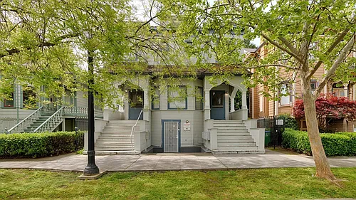 1106 E St #11 Photo 1