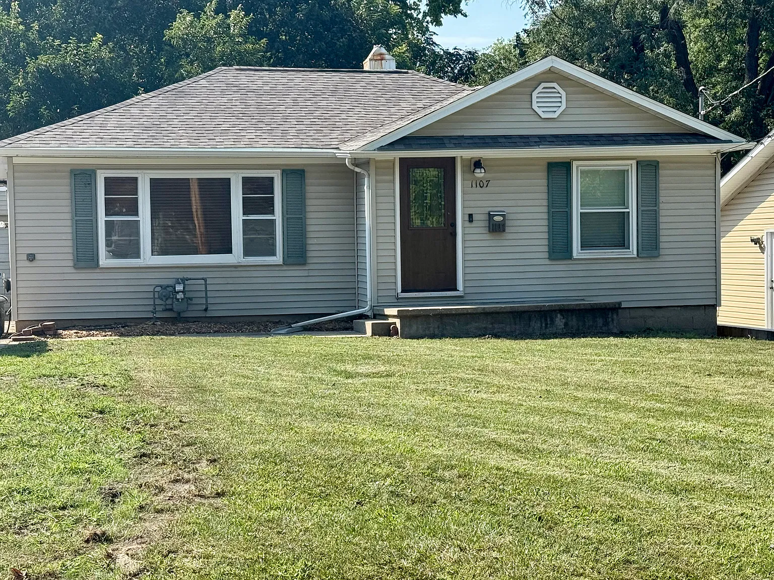 2 bed, 936 sqft, $1,400 — Photo 1