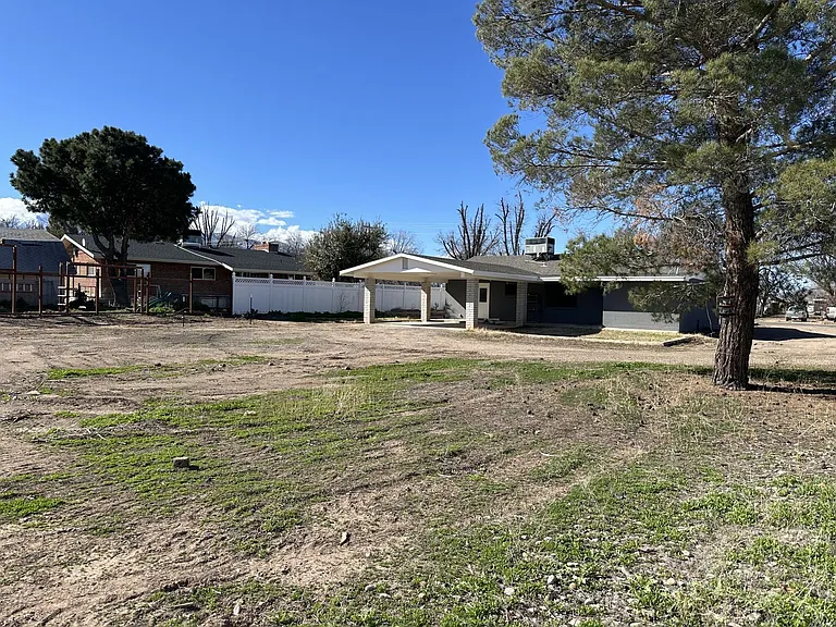 2883 N Bigler Ave — Photo 27