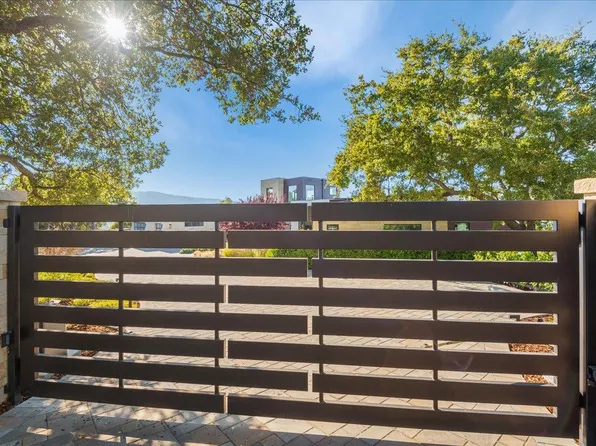 15680 Gum Tree Ln, Los Gatos, CA 95032