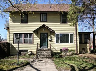 953 Taylor St, Joliet, IL 60435