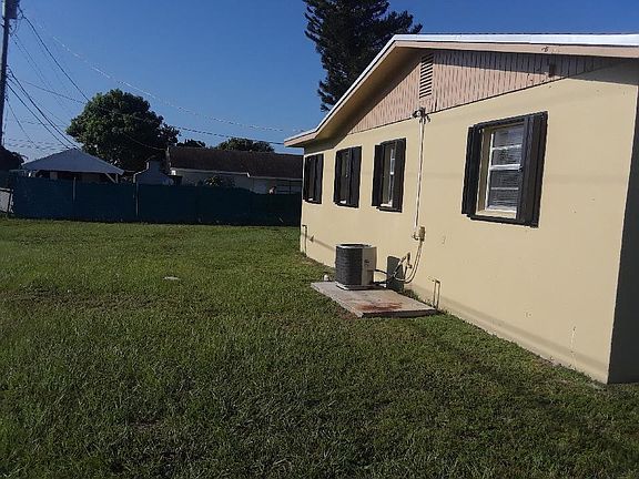 5th image of 1696 E Breezy Ln