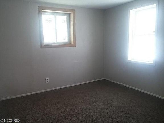 5th image of 4320 Lesh St NE