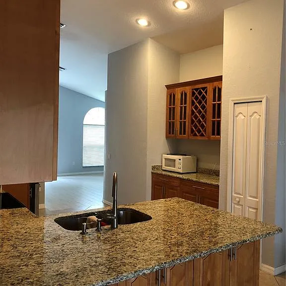 9405 Hidden Water Cir — Photo 18