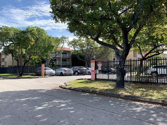 3rd image of 5112 NW 79th Ave APT 206