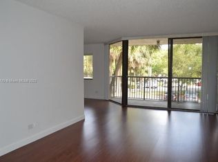 6701 SW 116th Ct APT 201, Miami, FL 33173