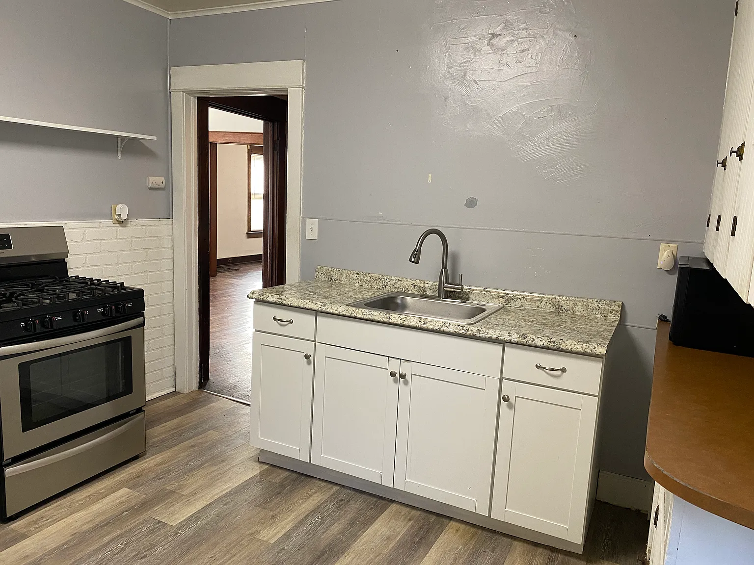 2 bed, 1000 sqft, $1,400 — Photo 2
