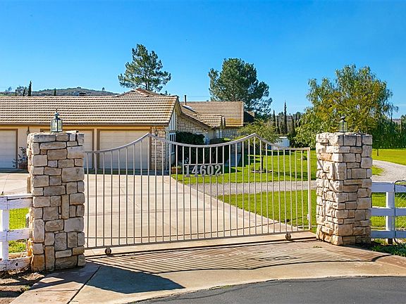 2nd image of 14602 Oak Knoll Ln