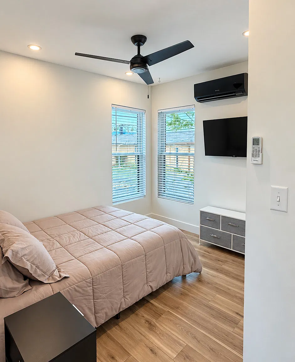 1 bed, 1.0 bath, 520 sqft, $2,000 — Photo 2