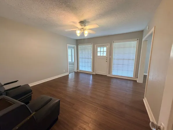 3002 N Main St, Victoria, TX 77901