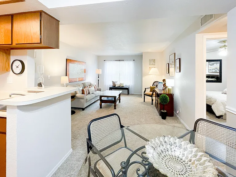 Greenbriar Apartments — Photo 2