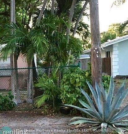 5th image of 1547 NE 35th St