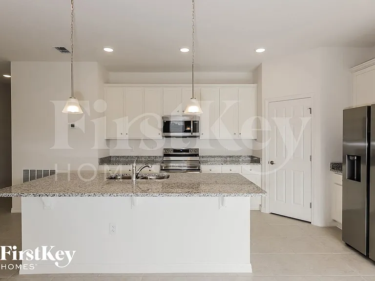 204 Windsor Reserve Dr — Photo 6