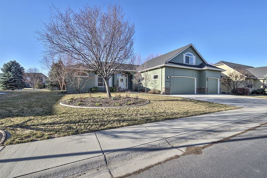 2nd image of 6047 N Harbor Town Pl