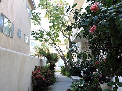 2nd image of 11722 Mayfield Ave APT 9