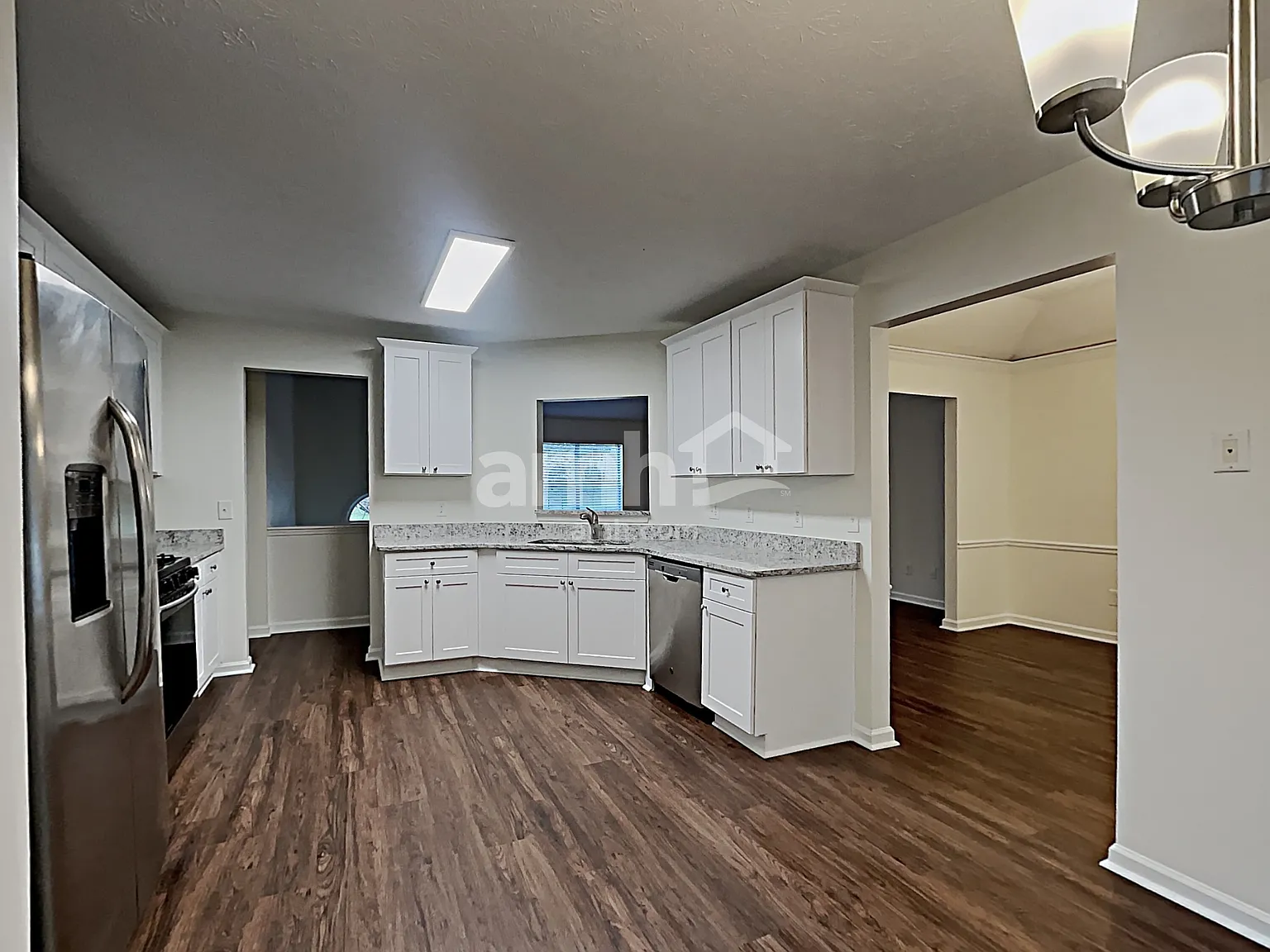 3 bed, 3.0 bath, 2183 sqft, $2,560 — Photo 4