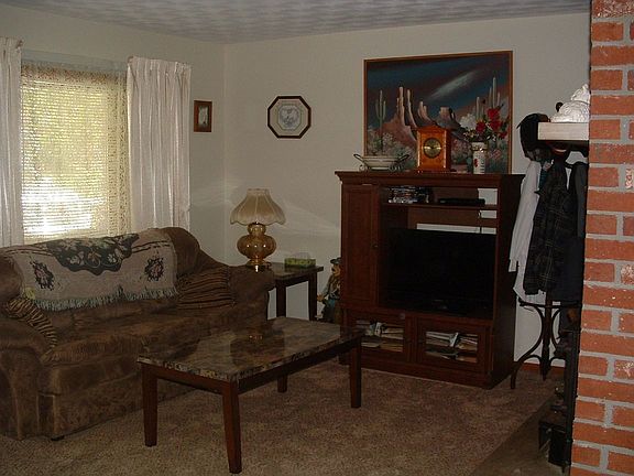 4th image of 3801 W Stafford Dr