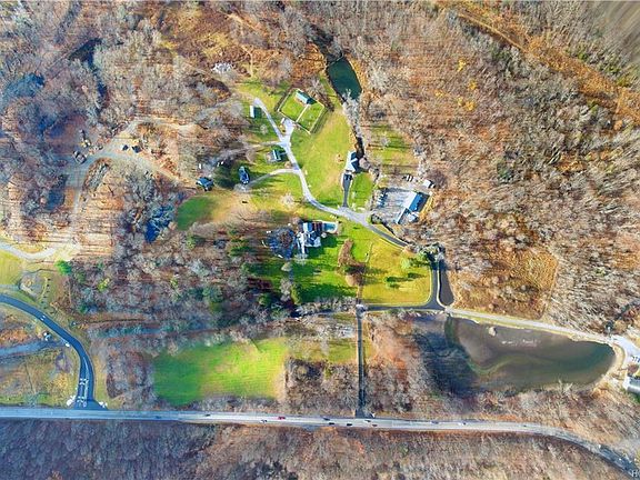 3rd image of 15 Bailie Ln