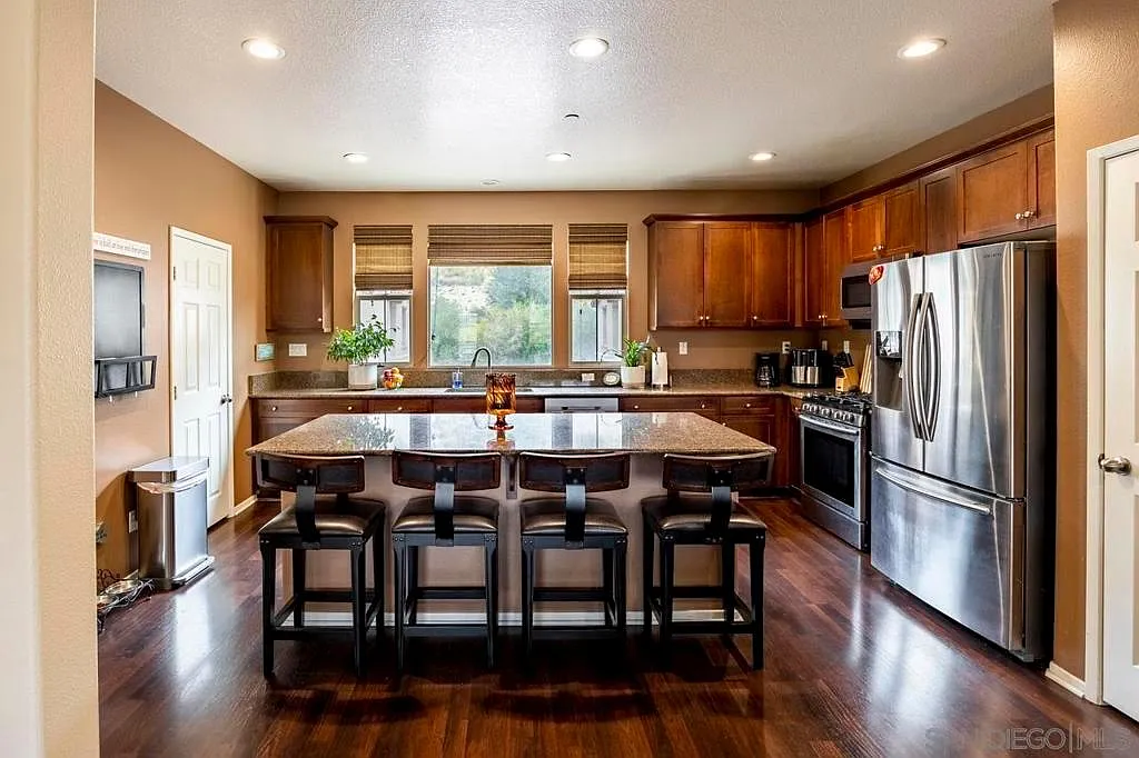 3 bed, 1537 sqft, $4,000 — Photo 3