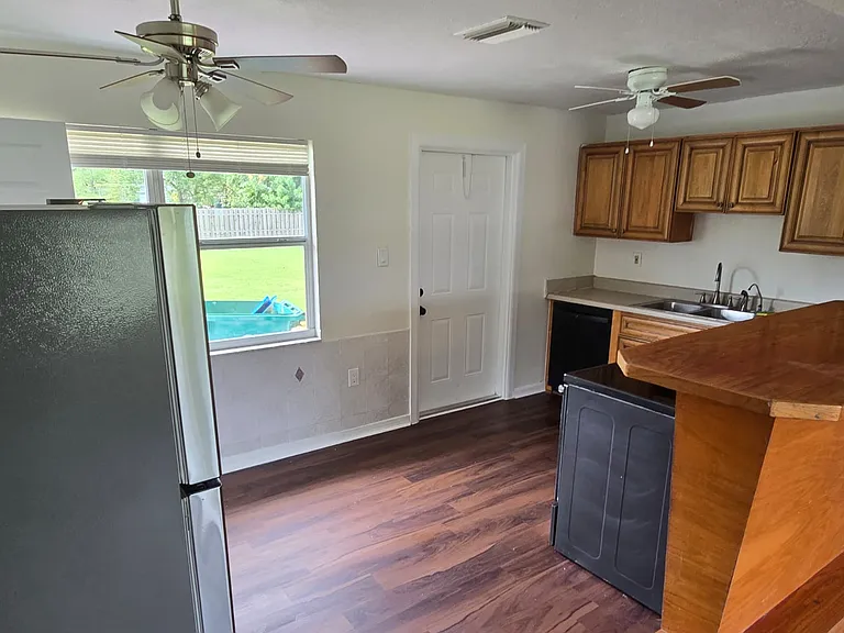 187 Norfolk Ave NW — Photo 3