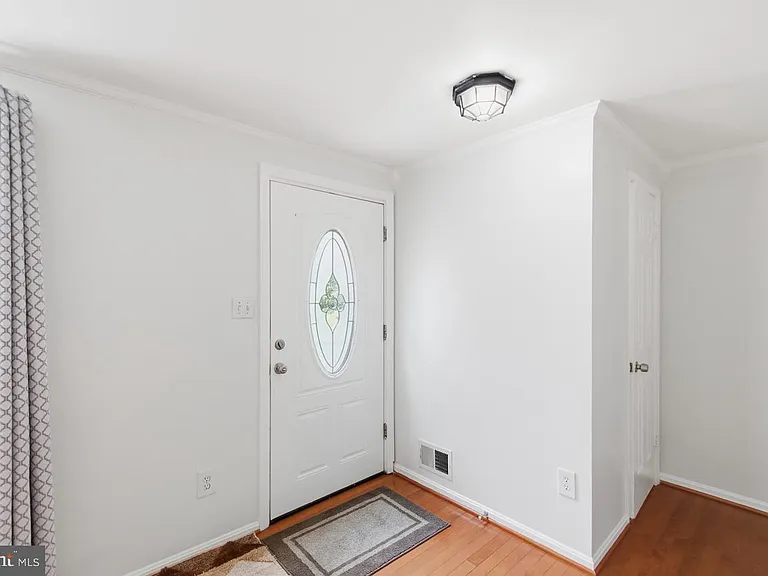 6606 Greenleigh Ln — Photo 3