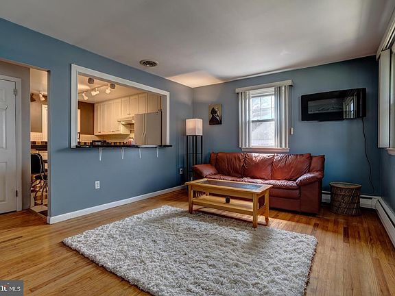 4th image of 428 Sylvania Ave