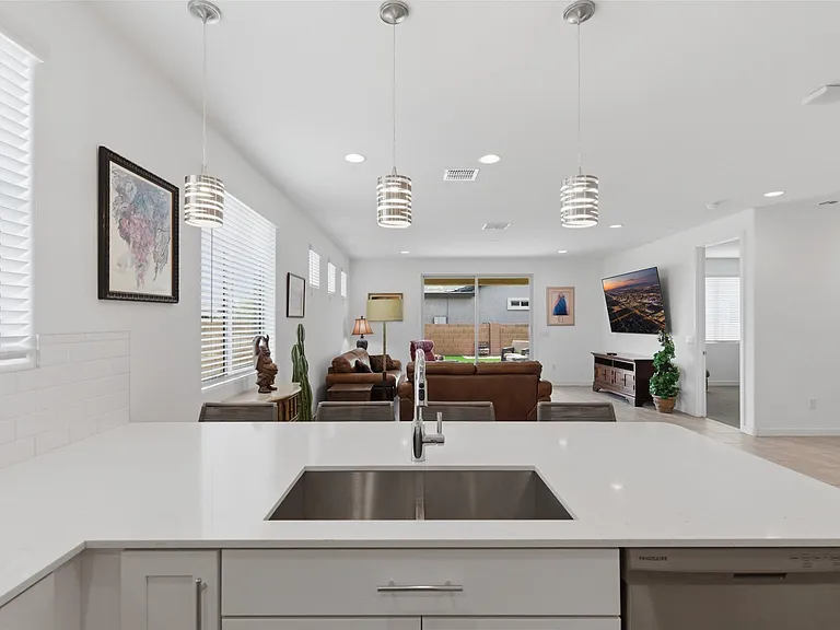 17211 W Whispering Wind Rd — Photo 5