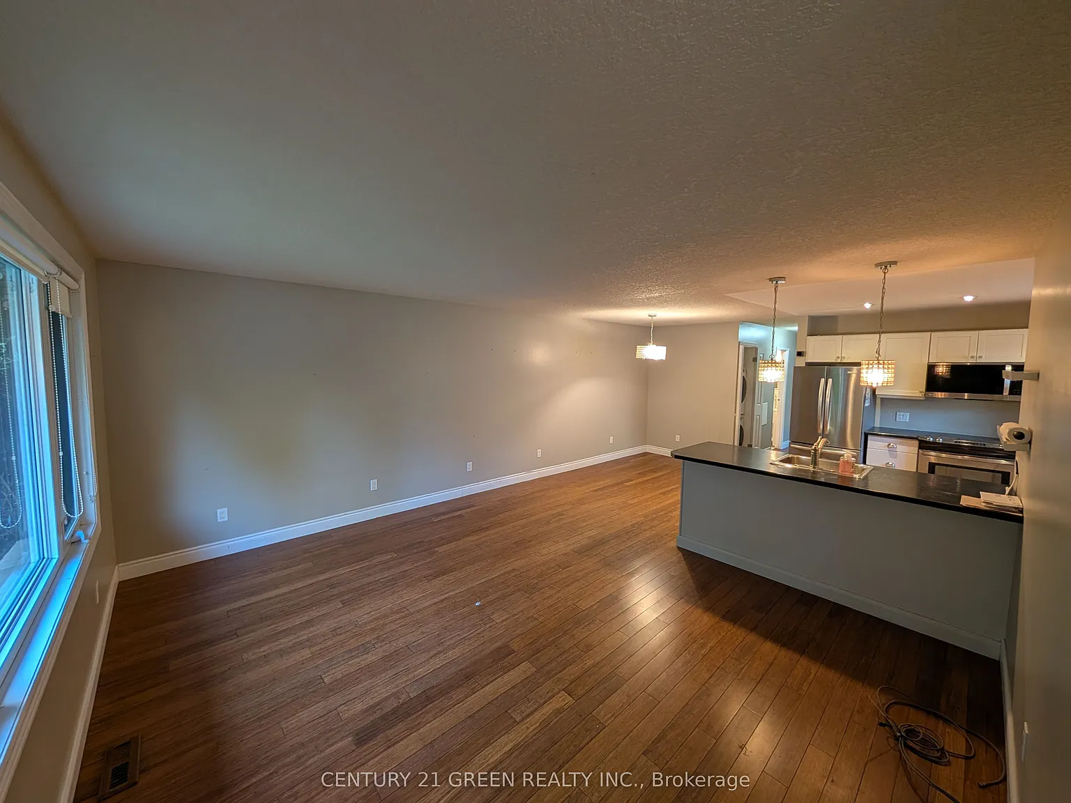 5 bed, $2,950 — Photo 3
