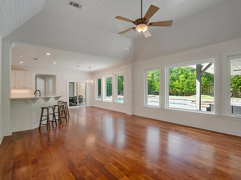 10200 Treasure Island Dr — Photo 9