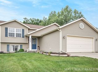 5966 Culpepper Ct, Lowell, MI 49331