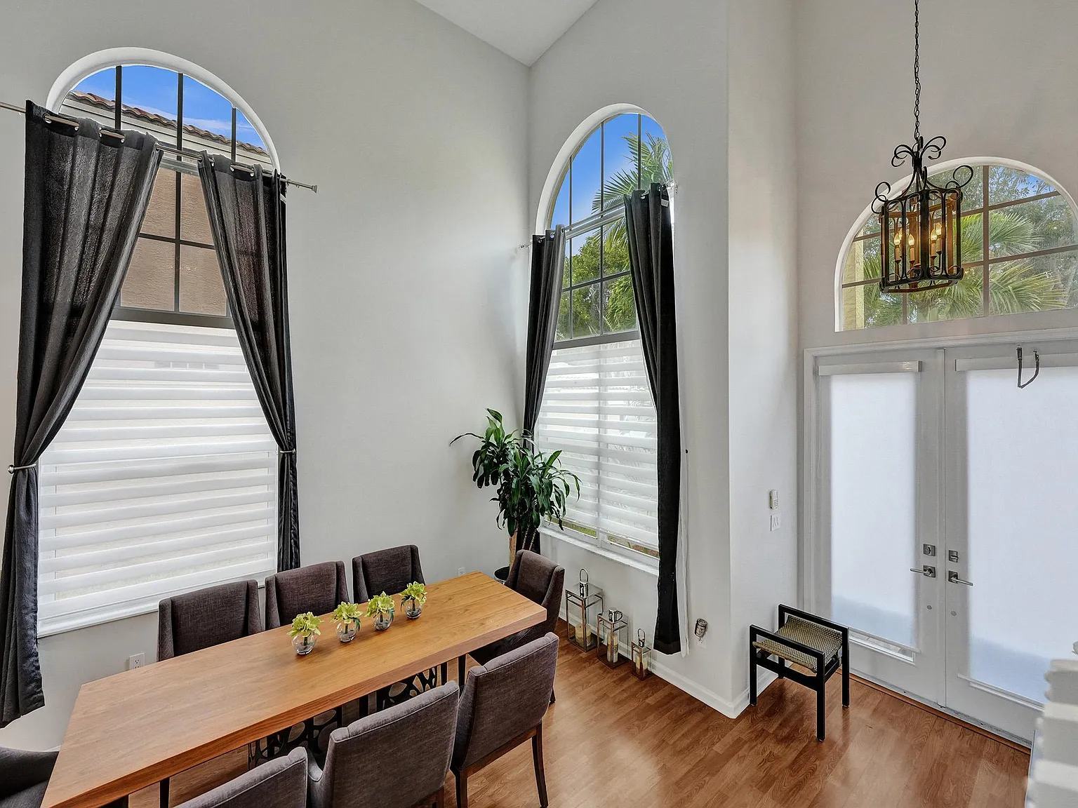 5 bed, 3.0 bath, 3011 sqft, $5,500 — Photo 3