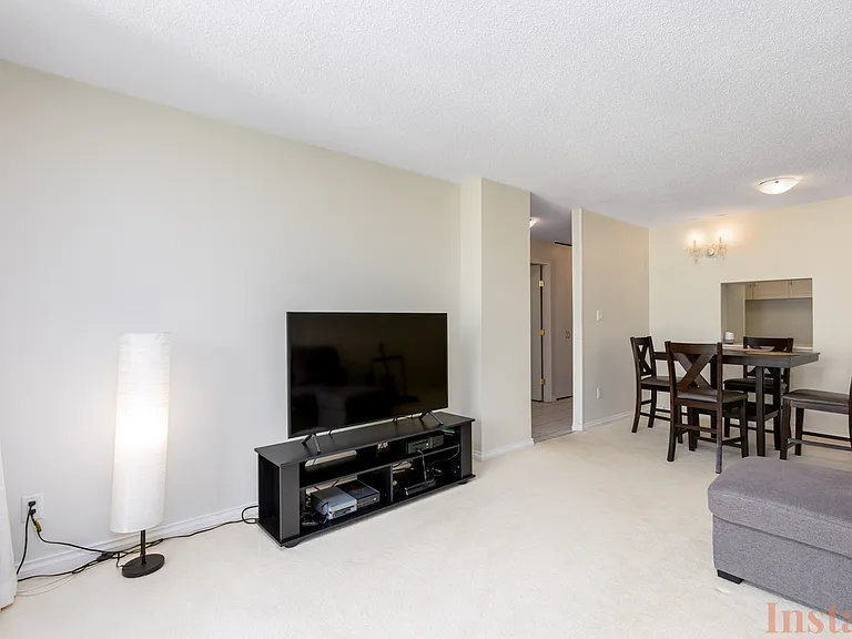 2024 Fullerton Ave #1307 — Photo 3