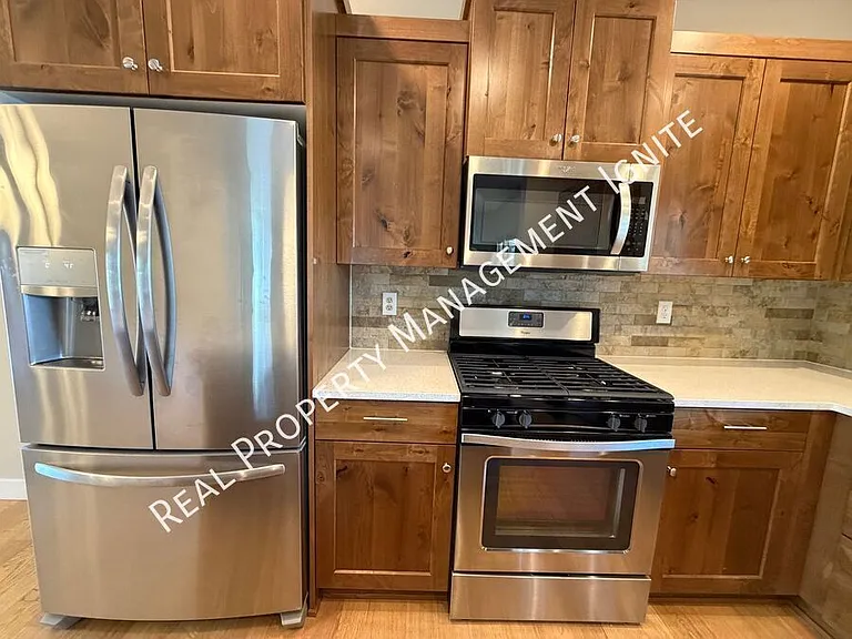 2713 NE Black Oak Pl — Photo 7