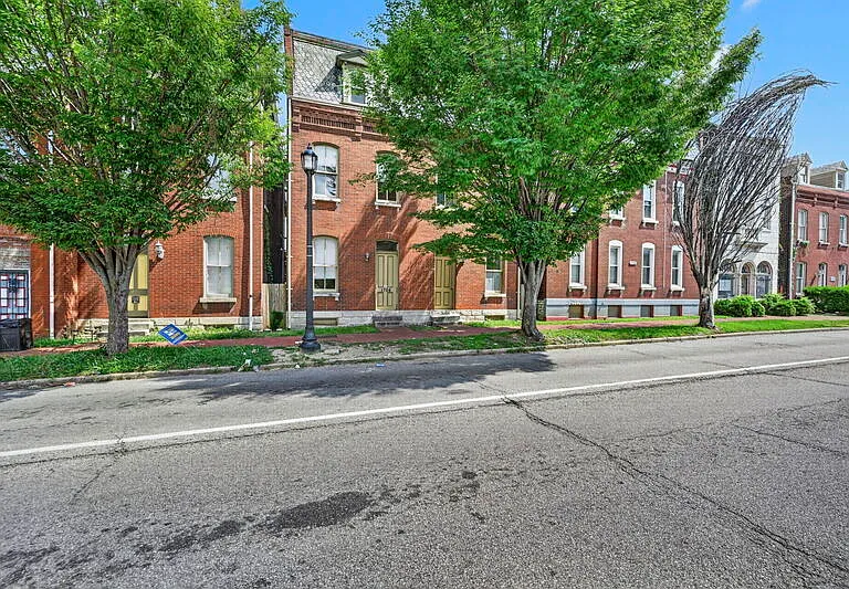 1704 S Tucker Blvd #A — Photo 1