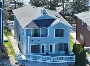 2279 Riverside Pointe Dr, Saint Joseph, MI 49085