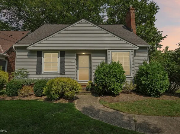 21340 Cromwell Ave, Fairview Park, OH 44126