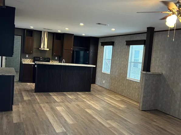 1204 S Laurent St, Victoria, TX