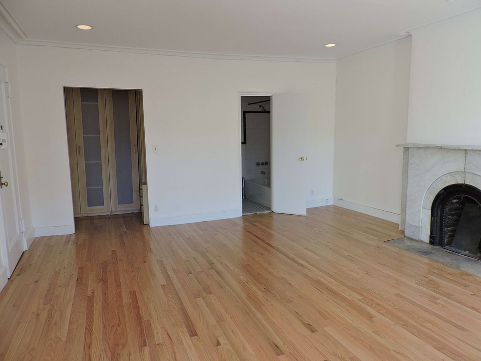 2nd image of 20 Monroe Pl APT 4A