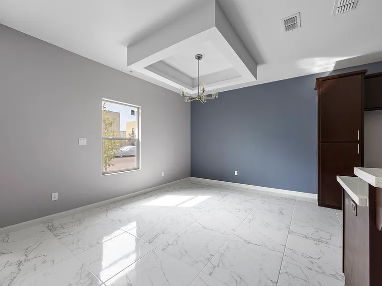 1305 E Daffodil Ave #D — Photo 3