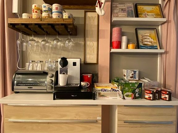 Breakfast bar