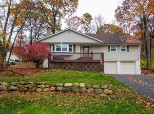 32 Windy Bush Ln, Sparta, NJ 07871