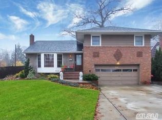 314 George St, Oceanside, NY 11572