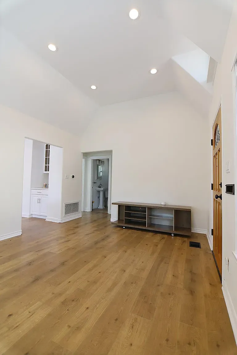 2 bed, 830 sqft, $3,500 — Photo 4