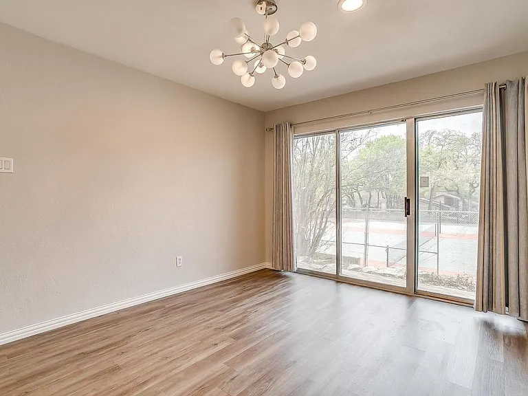 5947 Chimney Wood Cir — Photo 21
