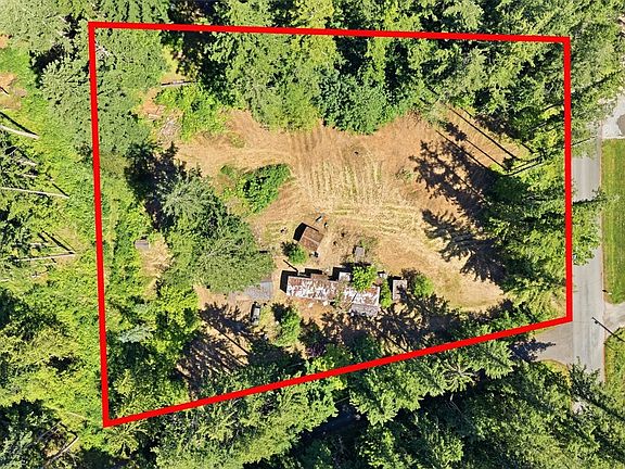 3rd image of 658 Lewis Lane