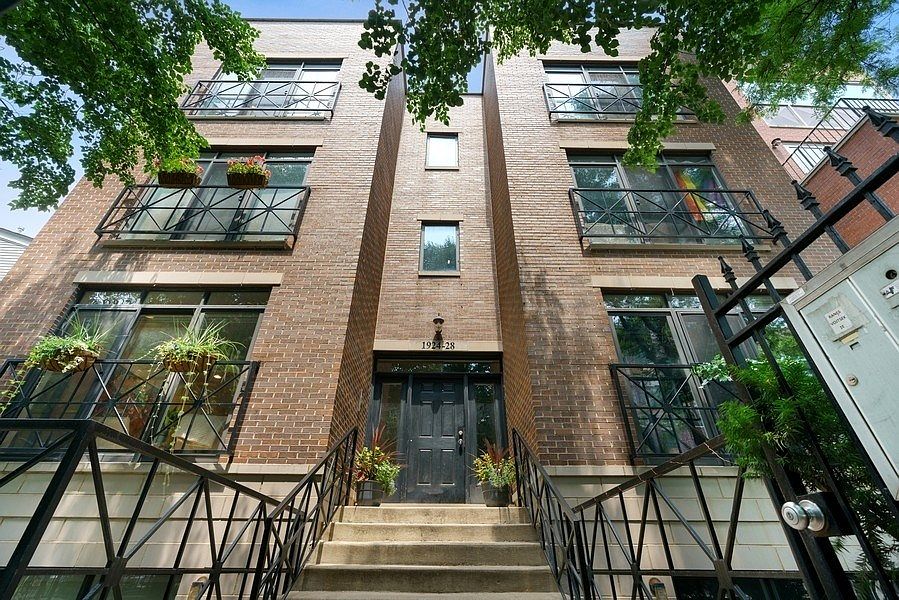 1st image of 1928 W Diversey Pkwy #1