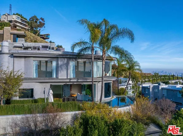 1750 Viewmont Dr, Los Angeles, CA 90069