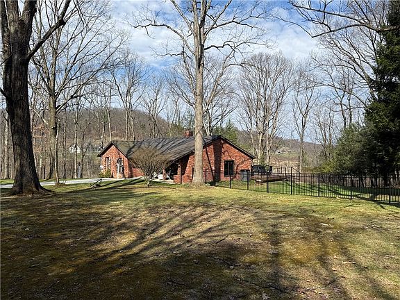 3rd image of 850 Martin Rd