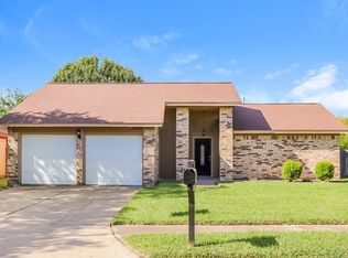 5939 Ollia Cir, Pasadena, TX 77505