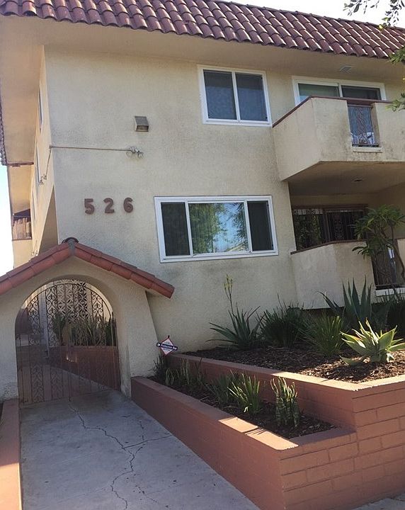1st image of 526 E Queen St Unit 8
